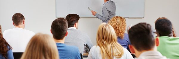 Dozent steht an der Tafel im BWL-Seminar an der Uni Schlagwort(e): Universität, lernen, Unterricht, Lehrer, Dozent, Tafel, Mann, Studium, Management, BWL, Studenten, Frau, Team, Wirtschaft, Mathematik, Gruppe, Frauen, Student, Schüler, Männer, Bildung, Kurs, Lehrgang, Weiterbildung, Examen, Fernstudium, Azubi, Auszubildende, Studiengang, duales, Fachhochschule, Jugendliche, Teenager, Uni, Schule, College, Klassenzimmer, Klasse, studieren, Schulung, Workshop, Seminar, Klassenraum, Akademie, Ausbildung, Wissen, glücklich, multikulturell, Leute, Menschen, universitt, lernen, unterricht, lehrer, dozent, tafel, mann, studium, management, bwl, studenten, frau, team, wirtschaft, mathematik, gruppe, frauen, student, schler, mnner, bildung, kurs, lehrgang, weiterbildung, examen, fernstudium, azubi, auszubildende, studiengang, duales, fachhochschule, jugendliche, teenager, uni, schule, college, klassenzimmer, klasse, studieren, schulung, workshop, seminar, klassenraum, akademie, ausbildung, wissen, glcklich, multikulturell, leute, menschen